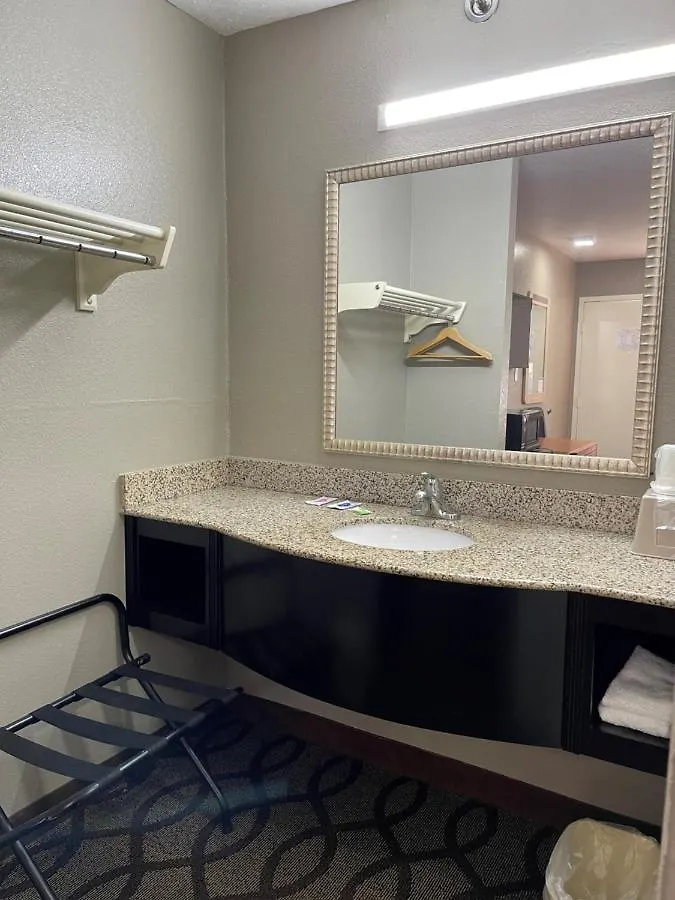 Motel Super 7 Inn Memphis United States